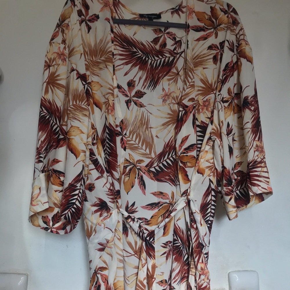 Top - Picture 2 of 5